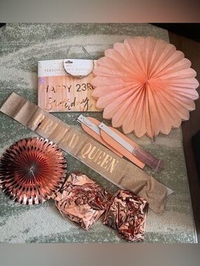 Rose Gold 22nd Birthday Decor Bundle + Shirt – Balloons, Sash, Tiara